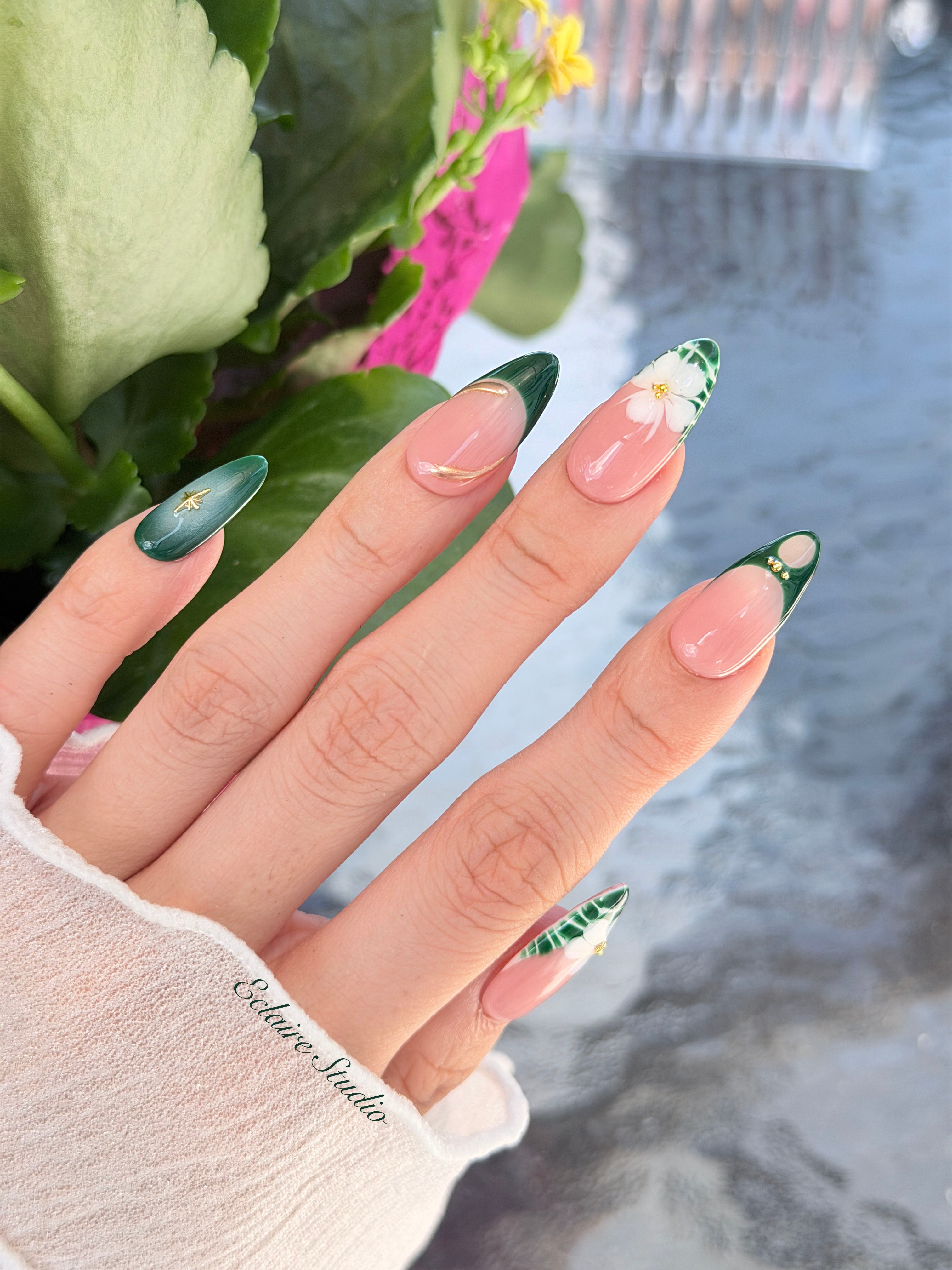 Jasmine rosy nude press-on nails with hand-painted jasmine blooms and gold accents – Éclaire Studio