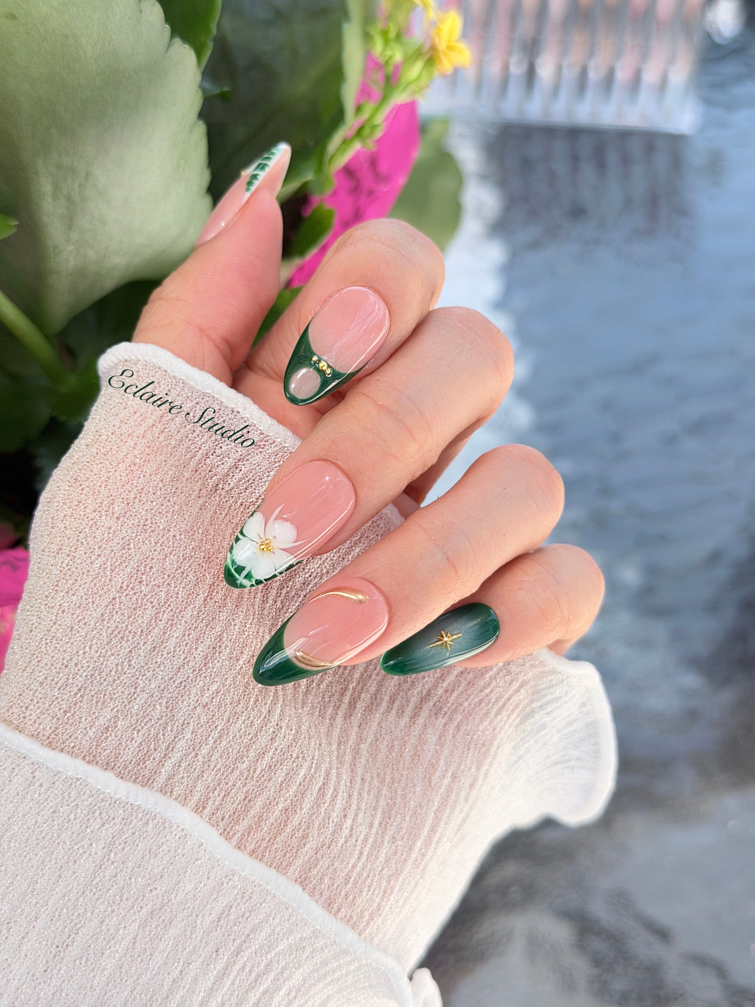 Jasmine rosy nude press-on nails with hand-painted jasmine blooms and gold accents – Éclaire Studio